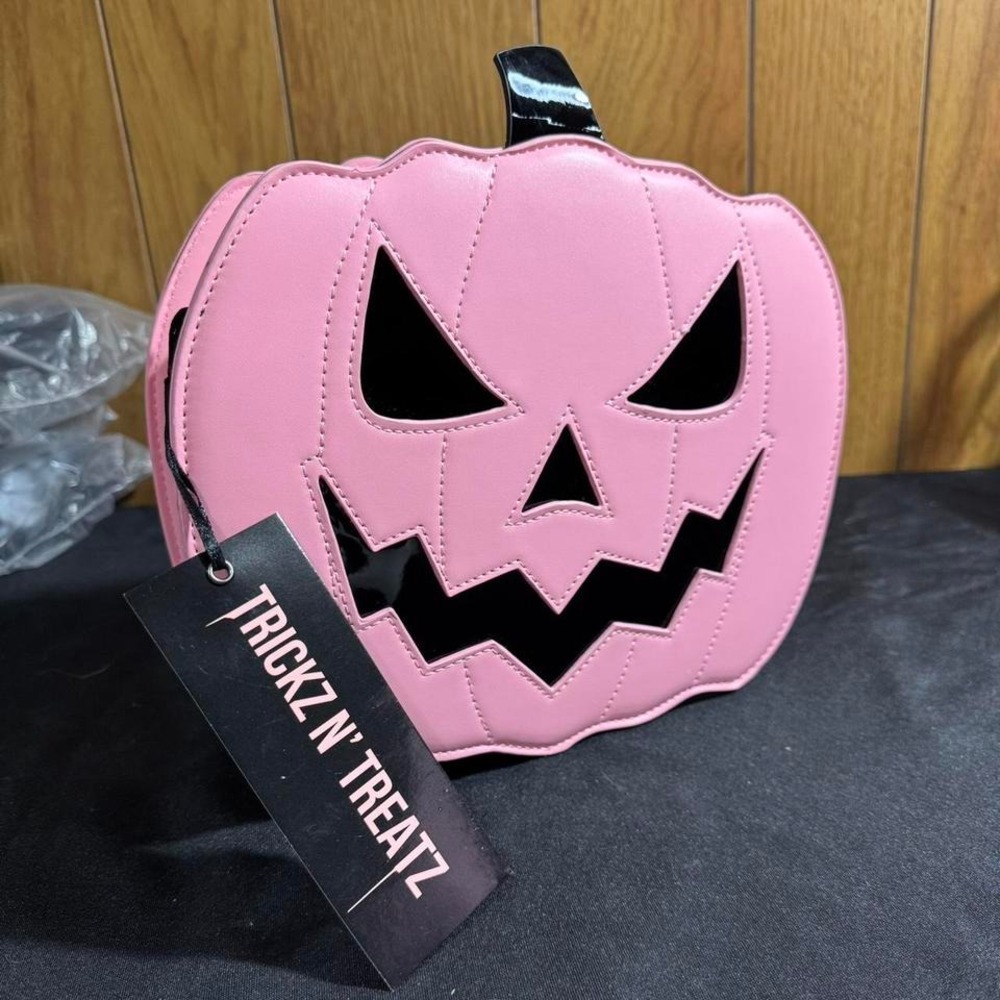 Pink Trick'r Treat pumpkin bag with adjustable strap NEW - Picture 2 of 5